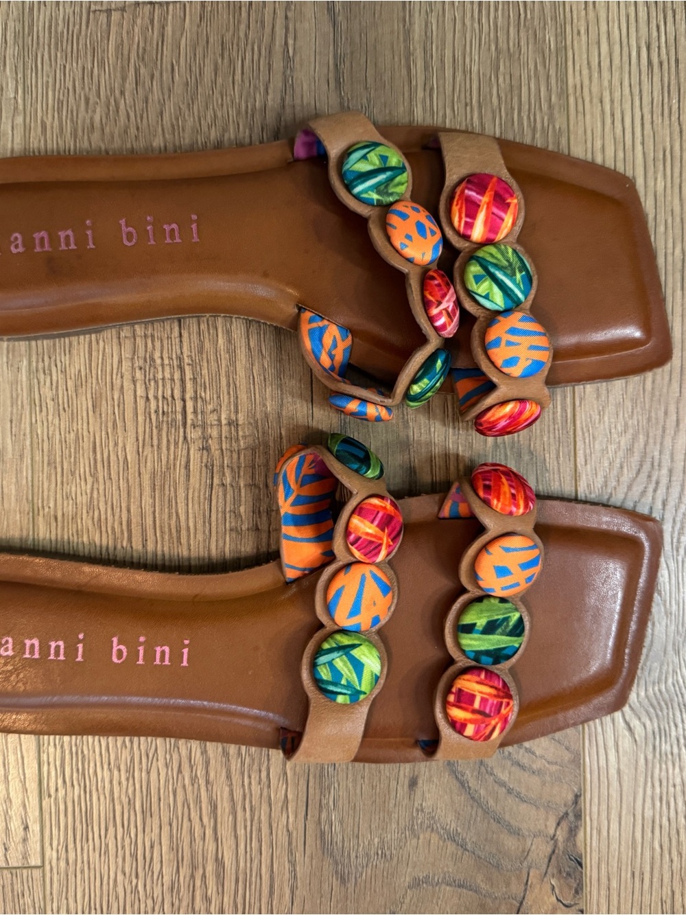 Gianni Bini Tan Leather Slide Sandals with Colorful Button Accents Size 9.5 - Picture 3 of 3